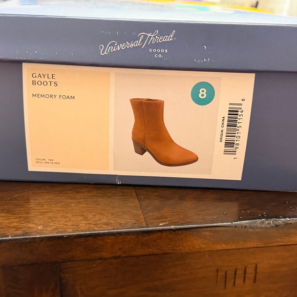 Universal Thread Women's Brown Heeled Boots - Picture 2 of 3